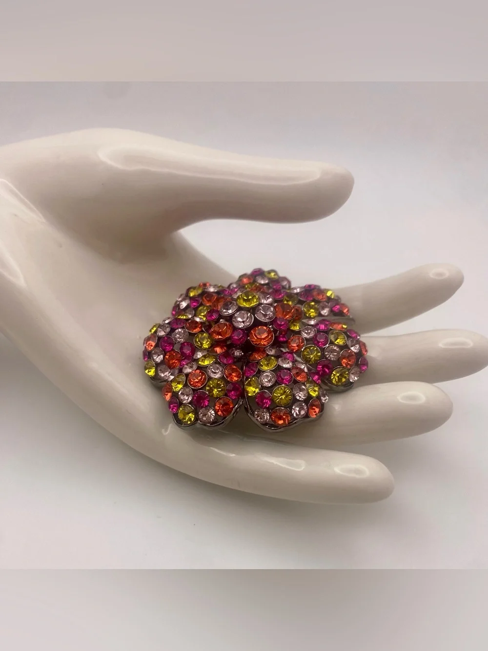 Joan Rivers Classics Collection Domed Flower Brooch Rhinestone - Picture 1 of 7